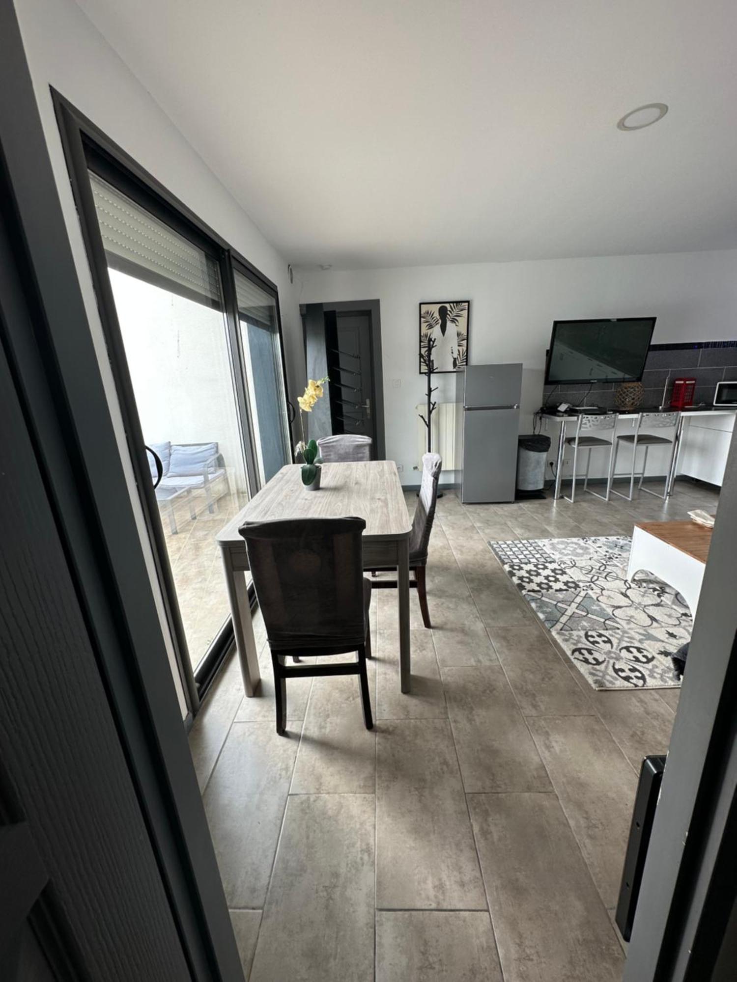 Superbe Appartement Avec Piscine Et Spa Privatif Villeneuve-lès-Béziers Eksteriør billede